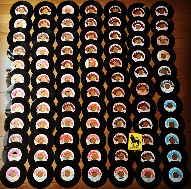 ■MIX CD製作で聴いた
『Techniques 45 』

#Strictly_Jamaican_Muzik #MixCD
#DancehallClassics #Records #45
#master_media_muzik