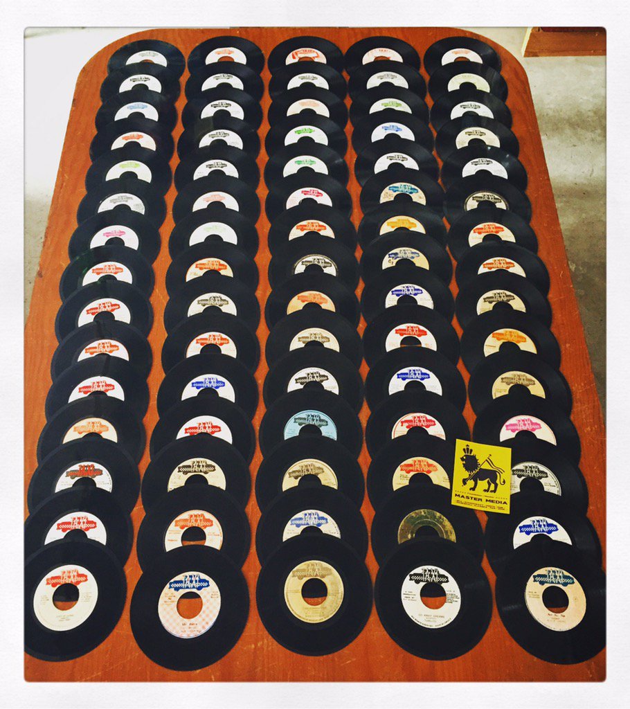 ■MIX CD製作で聴いたいた 
『Taxi 45 』

#Strictly_Jamaican_Muzik #MixCD
#DancehallClassics #Records #45
#master_media_muzik