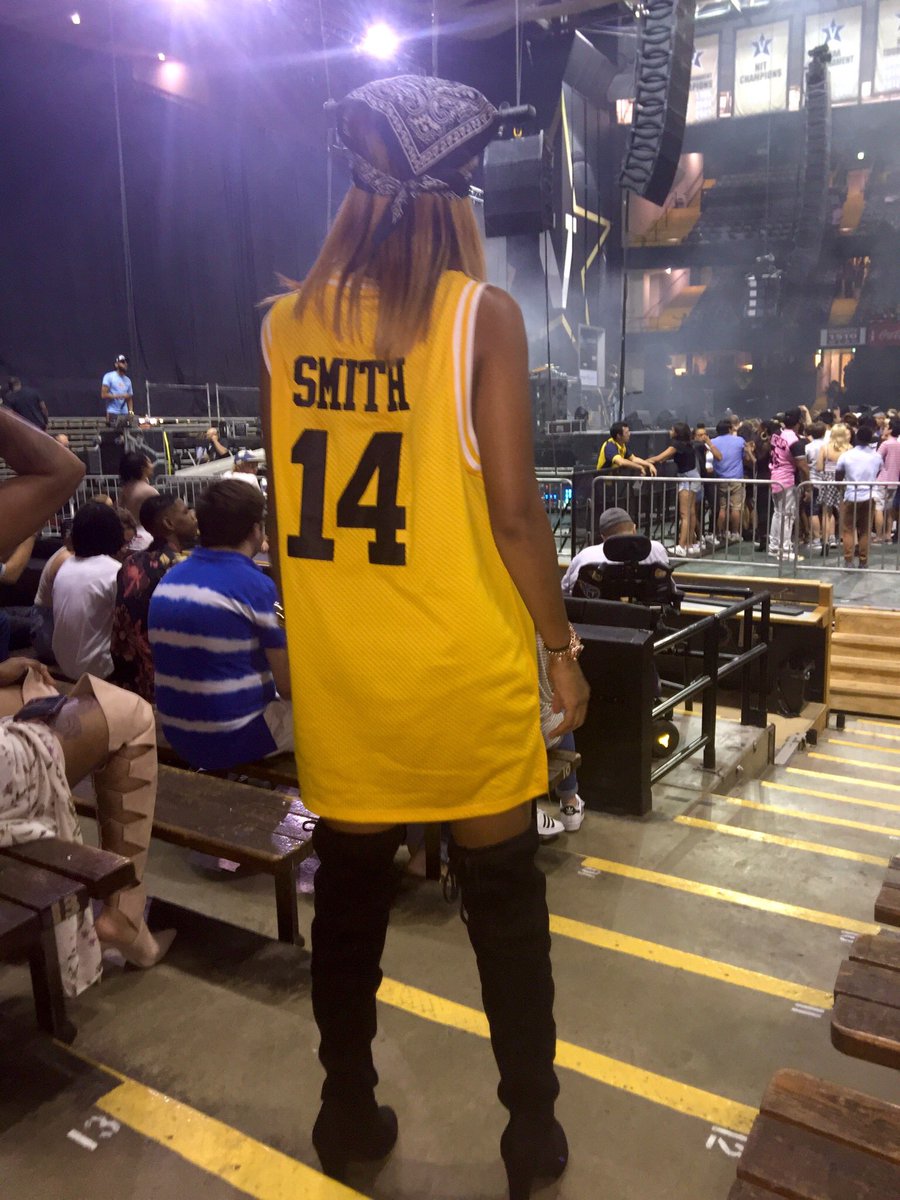 KALLIente_'s tweet photo. Fresh Princess👸🏼 #CommodoreQuake
@sza @Migos https://t.co/8XEIPBWyDG