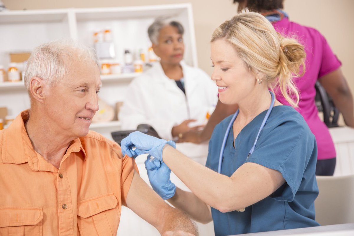 hdassurances's tweet photo. #Senior : pour booster votre vaccin, soyez de bonne humeur ! https://t.co/nxroLyawgf