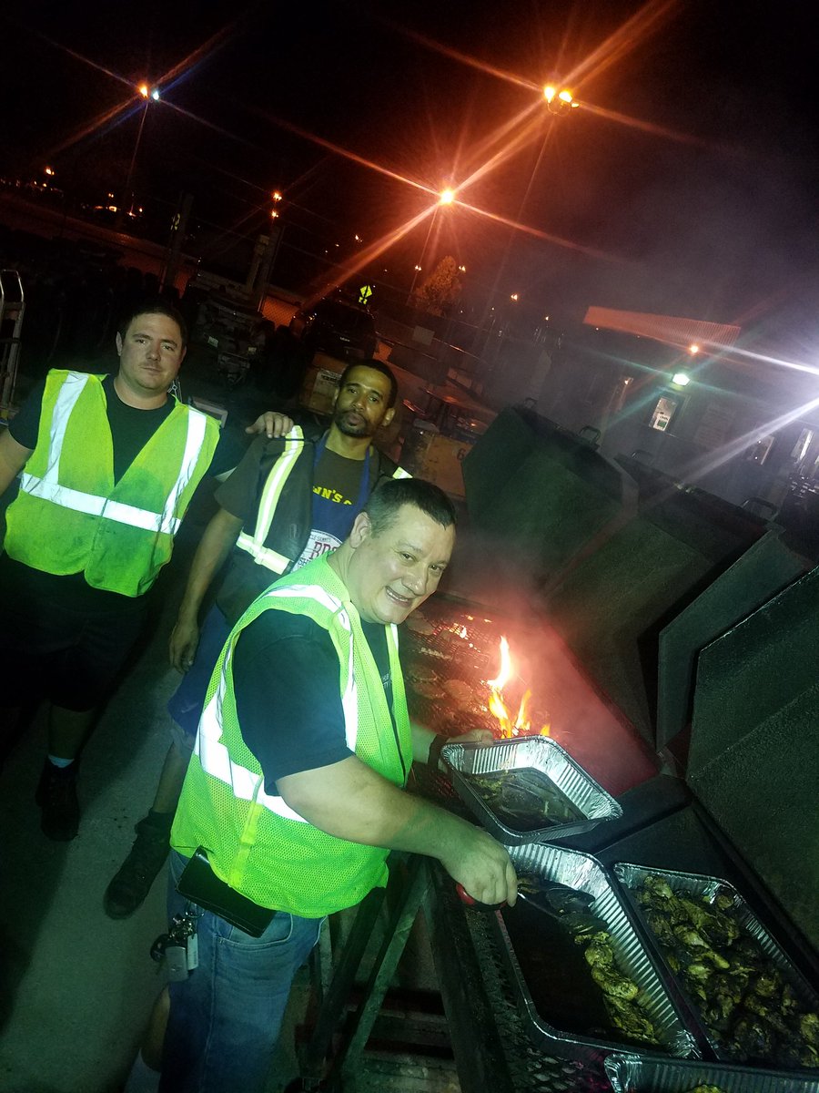 EC Hub Night Sort celebrating a DART free September  <a href="/ExperienceUPS/">Experience UPS</a> <a href="/CP_UPSers/">Central Plains</a> <a href="/jrindafernshaw/">Fern Shaw</a>