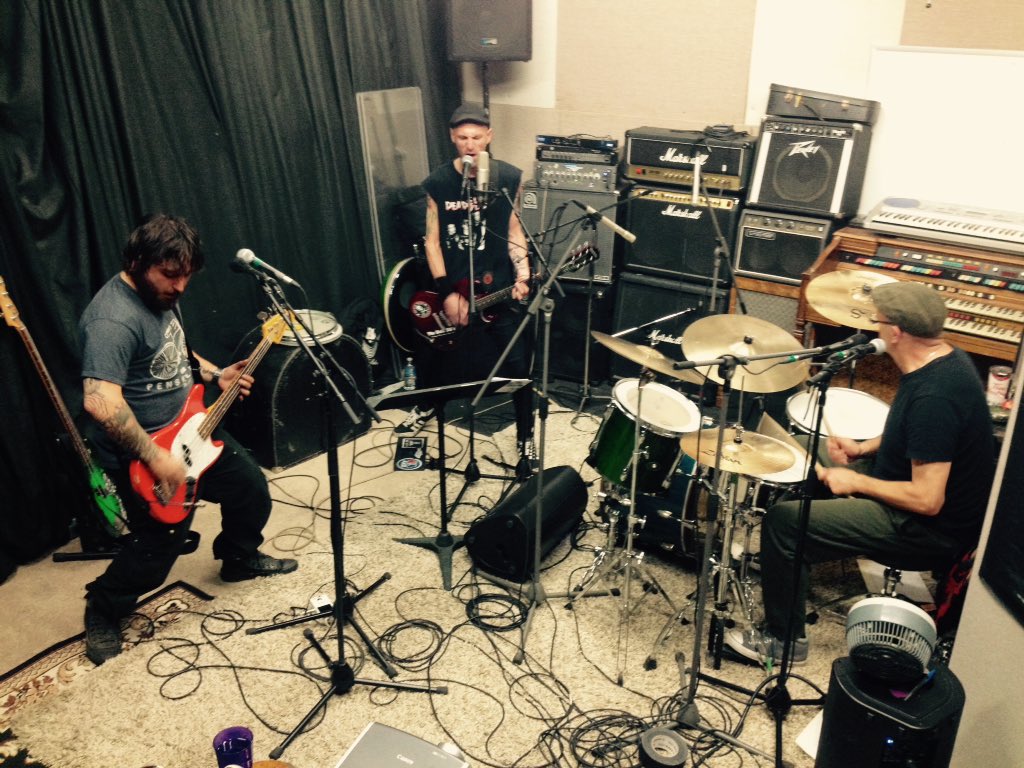 BrokenStringEnt's tweet image. Studio Jam/sesh w Self-Will Runs Riot 2nite! 1st show Oct14 #foxxlounge #Barrie opening 4 @thehighdives &amp;amp; @thelucky1s 📸: @53rdand3rdshows 🤘🏼