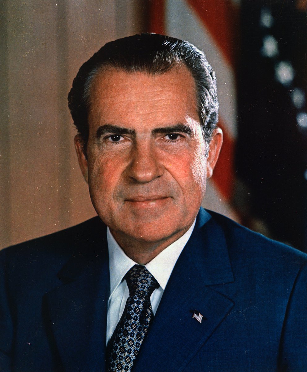 drguidoknapp's tweet image. 1969: US-Präsident Richard Nixon befiehlt im Suff, #Nordkorea mit Atomwaffen anzugreifen. bbc.in/2y3Hhwi