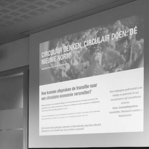 AlbaConcepts's tweet photo. Tijdens sessie circulair_bouwen @NEN_nl licht @JimTeunizen de #buildingcircularityindex als beoordelingsmodel toe.
https://t.co/fTfVShXULF https://t.co/wUmYi5U1WX