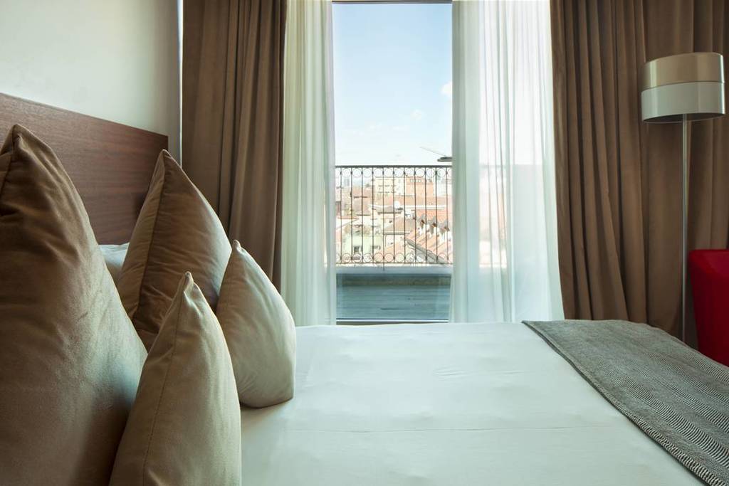hmilanoscala's tweet photo. Have the best view for your wake up moment at our hotel.
Enjoy the panorama on Milan's old city rooftops! .
.☀💚
. … https://t.co/rlzoUrvVmF https://t.co/V6GMe74o7Y