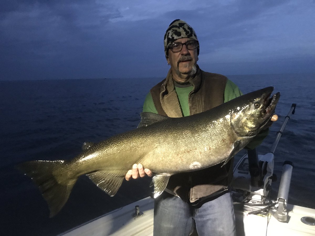 TeamTHRILLSEEKR's tweet photo. Our 7th month of Lake Ontario season! https://t.co/6vJ2UCHEfg