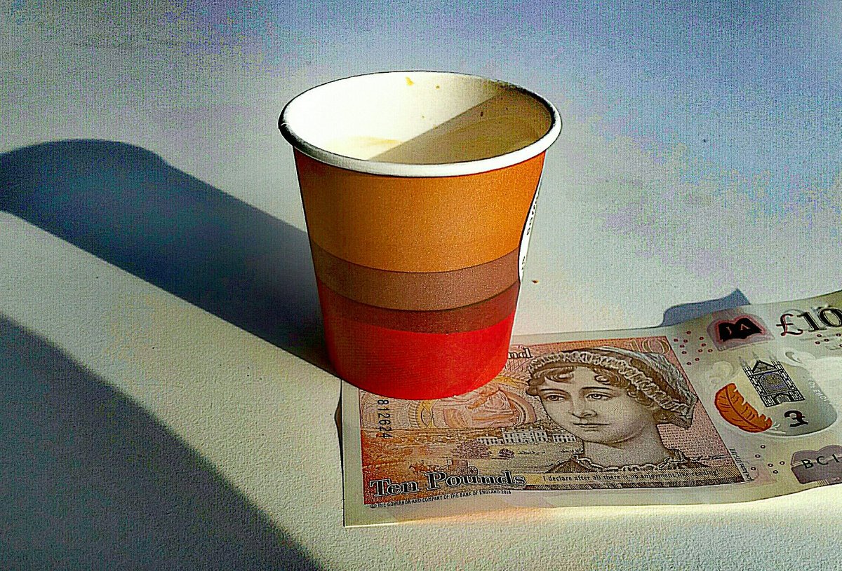 JTCHANGINGBIZ's tweet image. Looking ahead, I thought I might put my #FirstTwenty on an Oyster card. 

Would that be shellfish?  

#fishpunday 

#FirstTenner