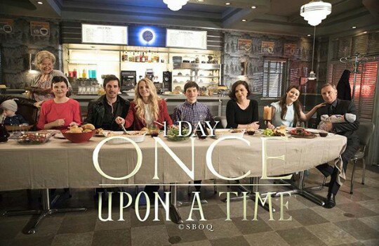 TashkaSap's tweet photo. It remains just a little bit to wait and we will meet, in 1 days! 👏👏👏 #OnceUponATime #Season7 #OUAT @LanaParrilla 💋💓😘 @AdamHorowitzLA 👏📹🎬🎥 https://t.co/wpRJdwFBJL