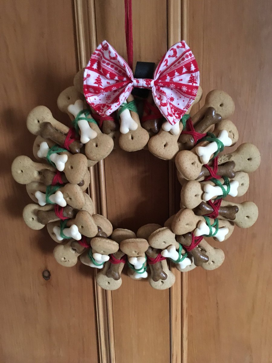 JudithNutter1's tweet image. Dog biscuit wreaths / advent calendars available to order to raise funds for Homeless Hounds.Please go to Woof Stuff On Facebook