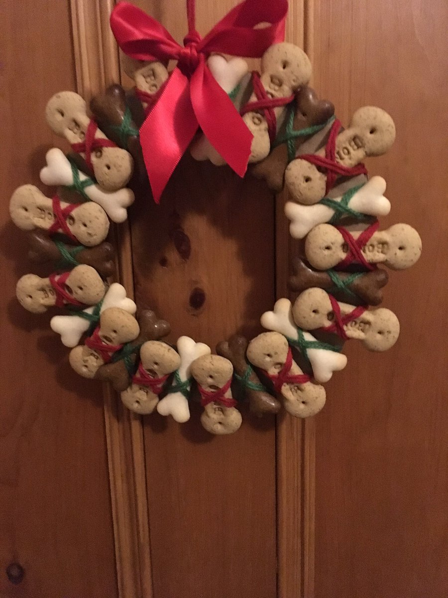 JudithNutter1's tweet image. Dog biscuit wreaths / advent calendars available to order to raise funds for Homeless Hounds.Please go to Woof Stuff On Facebook