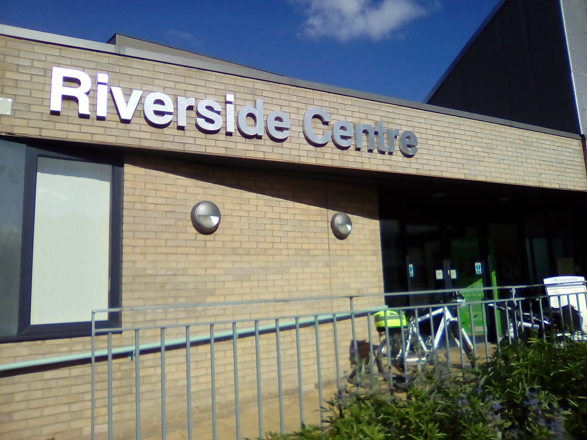 MPSWandleValley's tweet photo. Cycle patrols around the northern wards • #nicedayforit #cyclingcops https://t.co/bQrAg2olEZ