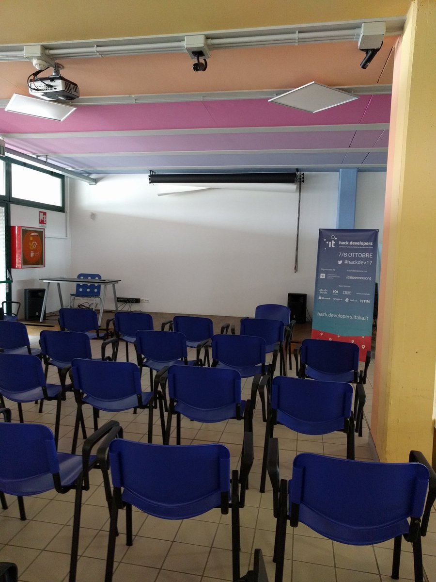 seesaw_it's tweet photo. I preparativi stanno andando avanti a gonfie vele per accogliere i dev domani per hack.developer ! #hackdev17 https://t.co/k3grt3UAt8