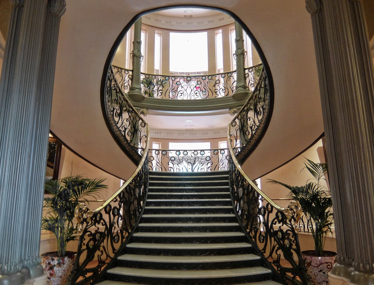 M0_Rog's tweet photo. Second attempt to see Palacio Longoria @SGAE, muchas gracias @OpenHouseMadrid! #artnouveau #casamaumejean https://t.co/4MkjDR9GUW