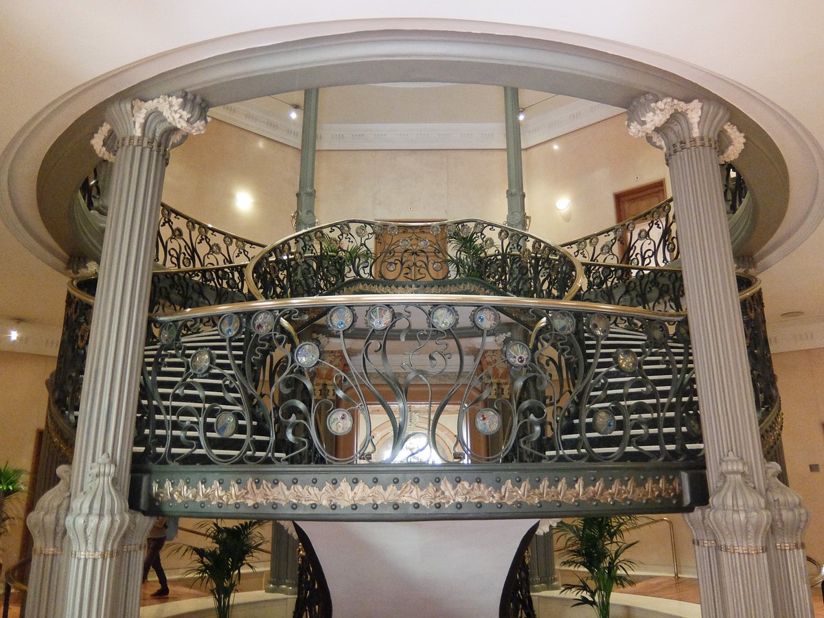 M0_Rog's tweet photo. Second attempt to see Palacio Longoria @SGAE, muchas gracias @OpenHouseMadrid! #artnouveau #casamaumejean https://t.co/4MkjDR9GUW