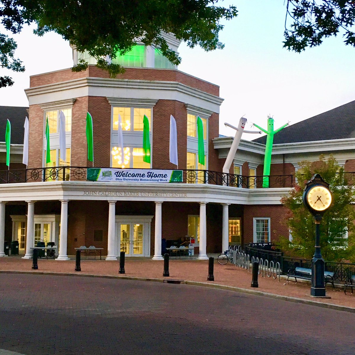 ScrippsOU's tweet photo. Good morning Bobcats! Welcome back to @ohiou for Homecoming weekend! #OHIOHC2017 https://t.co/BvqDBFIp8M