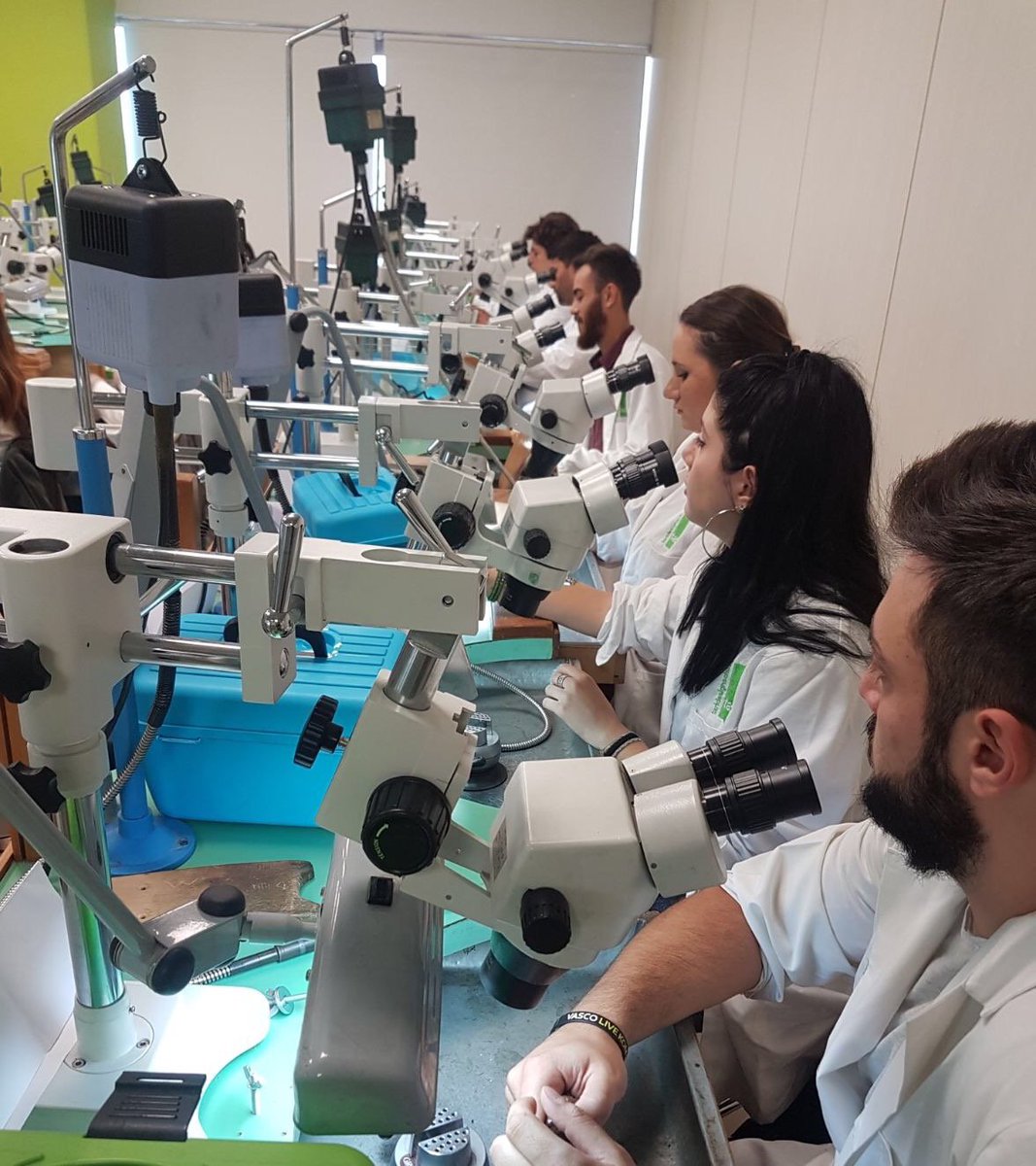 tarischool's tweet photo. Nei 2 giorni di colloqui con @Bulgariofficial  tanti sono i giovani che hanno partecipato per poter entrare in Academy e poi in azienda. https://t.co/wRXXQB9dpk