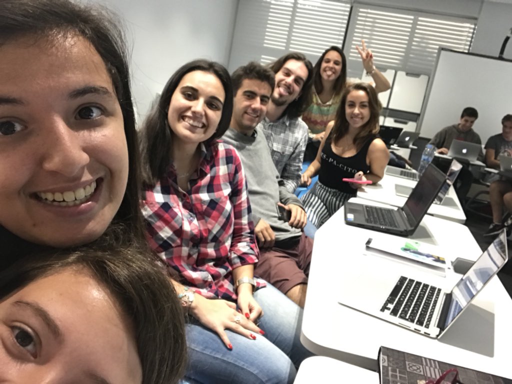 MeritxellMf1's tweet photo. Aprenent a #GITIC17 a @Blanquerna https://t.co/qo80BmrEIW