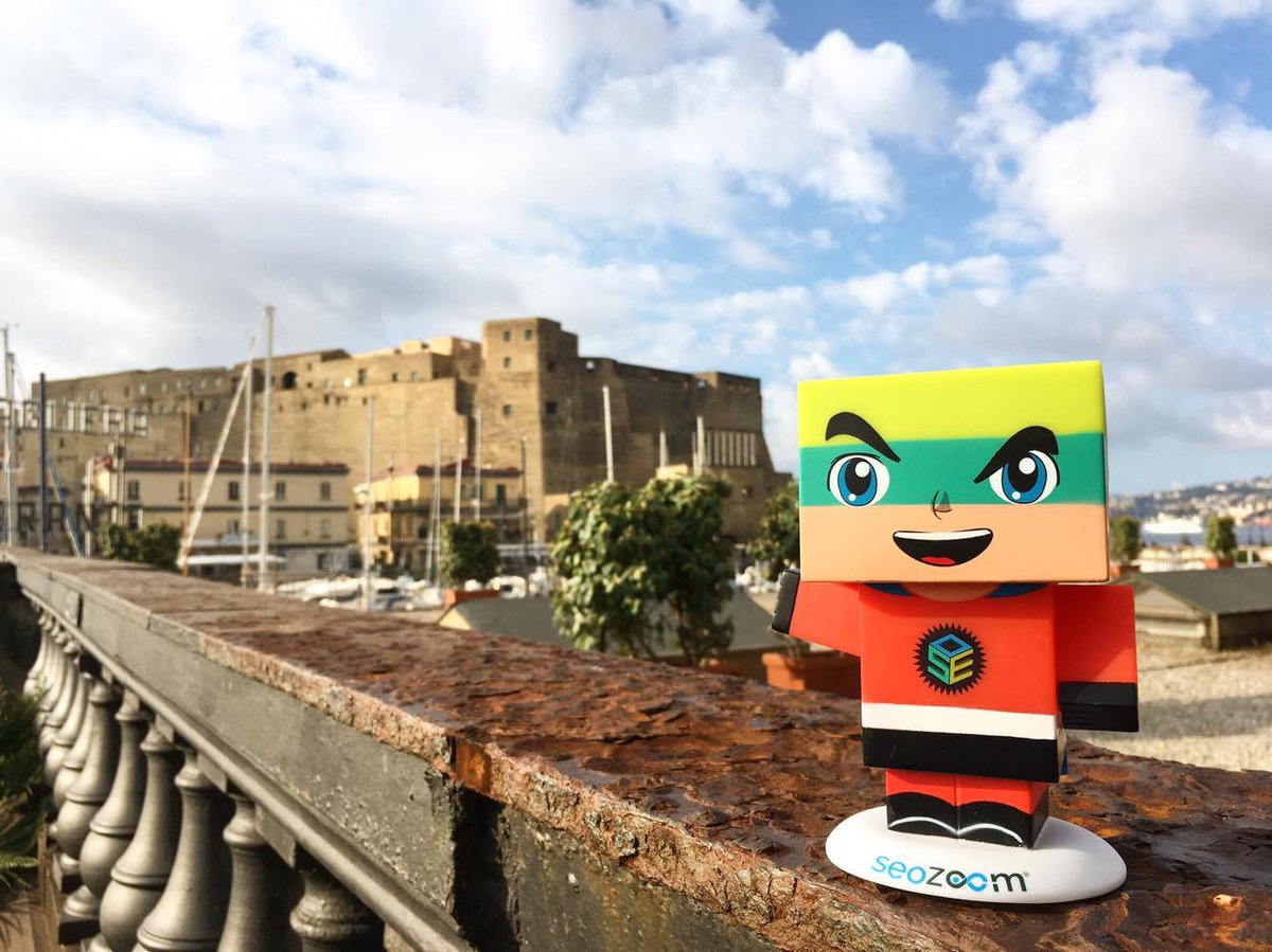 SEOZoom_'s tweet photo. In perfetto orario stiamo per iniziare! E voi dove siete? #zoomday #seozoom #luckymax https://t.co/w3pg8H686x