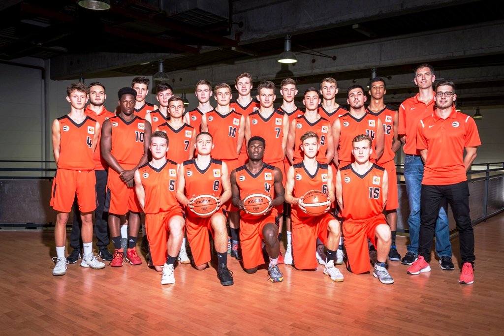 ratiopharmulm's tweet photo. Für den #uuulmer Nachwuchs startet am Wochenende die neue @dieNBBL Saison - einzigartig: Pro Liga starten gleich 2 #BBU01 Teams. #weareone https://t.co/8eOOv4BIH9
