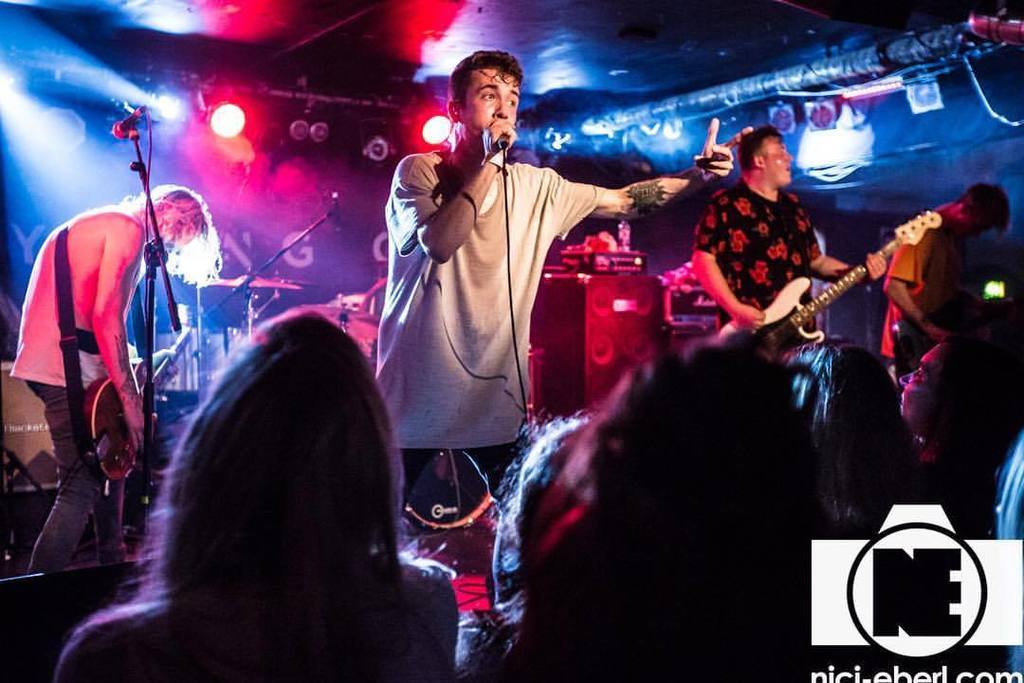 NiciEberlPhoto's tweet photo. Some time ago I went to @fatlipuk fest at @bierkellerbristol and got to shoot @wearedeaduk 📸 by @nicieberlphoto #wearedeaduk #fatlipfest #n… https://t.co/eWCJY5MrjG