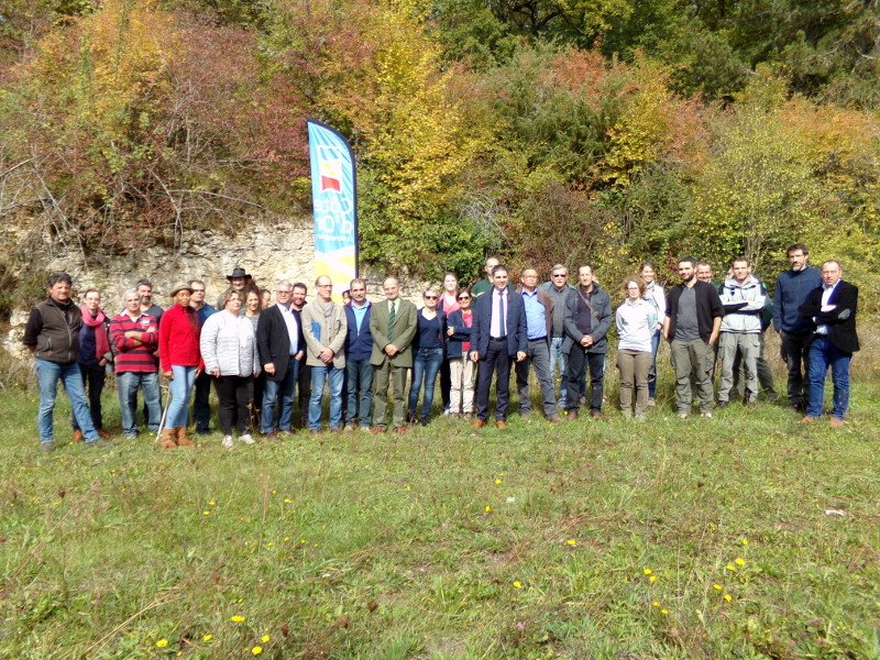 ColporteursInfo's tweet photo. La #cotedor c'est le vin mais aussi la forêt https://t.co/6TQmG7ywZm https://t.co/FBvQ1I9OPK
