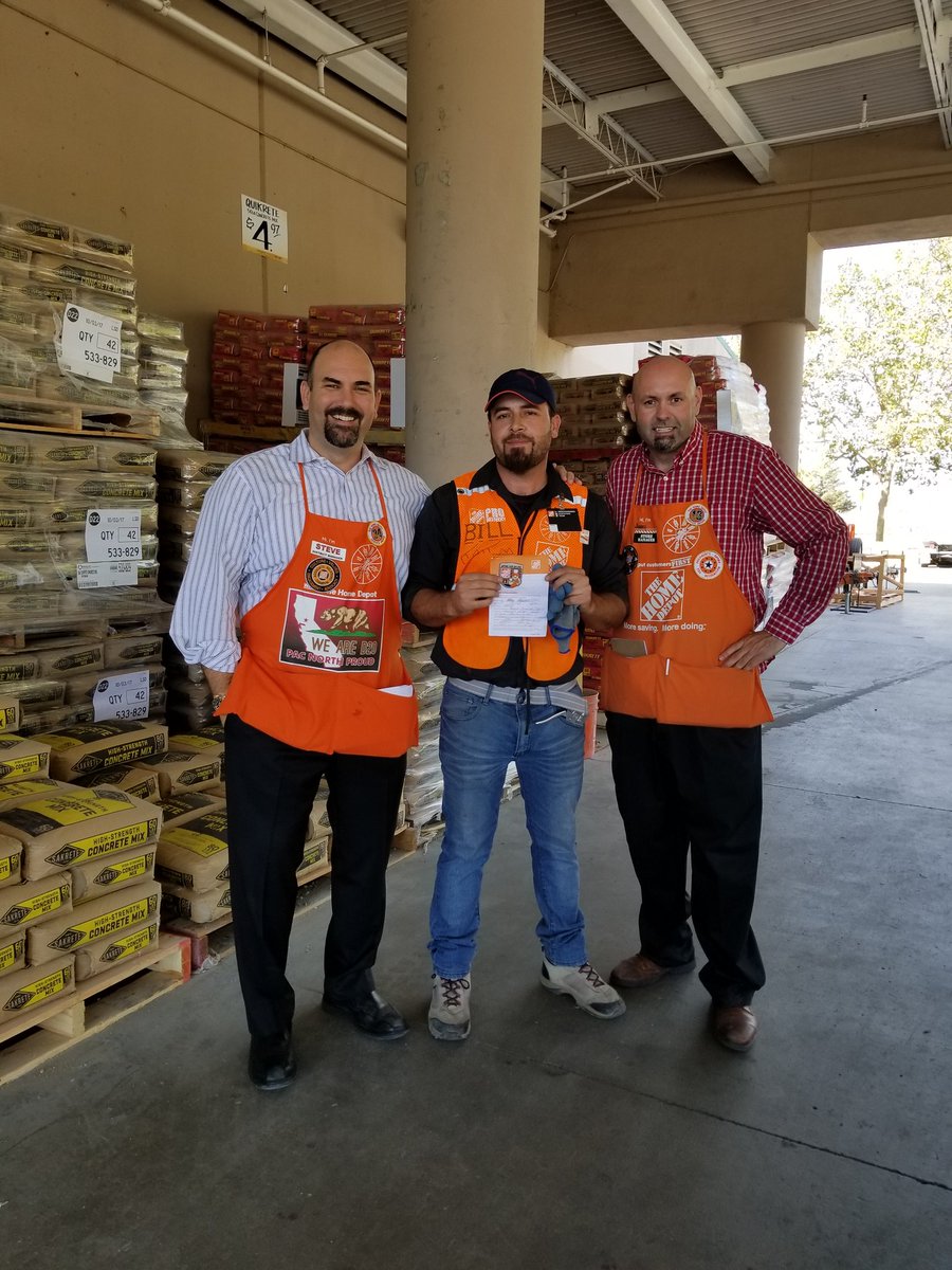 AriTHD6601's tweet photo. Well deserved recognition for our Pro loader Nabil! Driving engagement and front end standards! #pacnorthproud #d20nation https://t.co/j8KTC1meJN