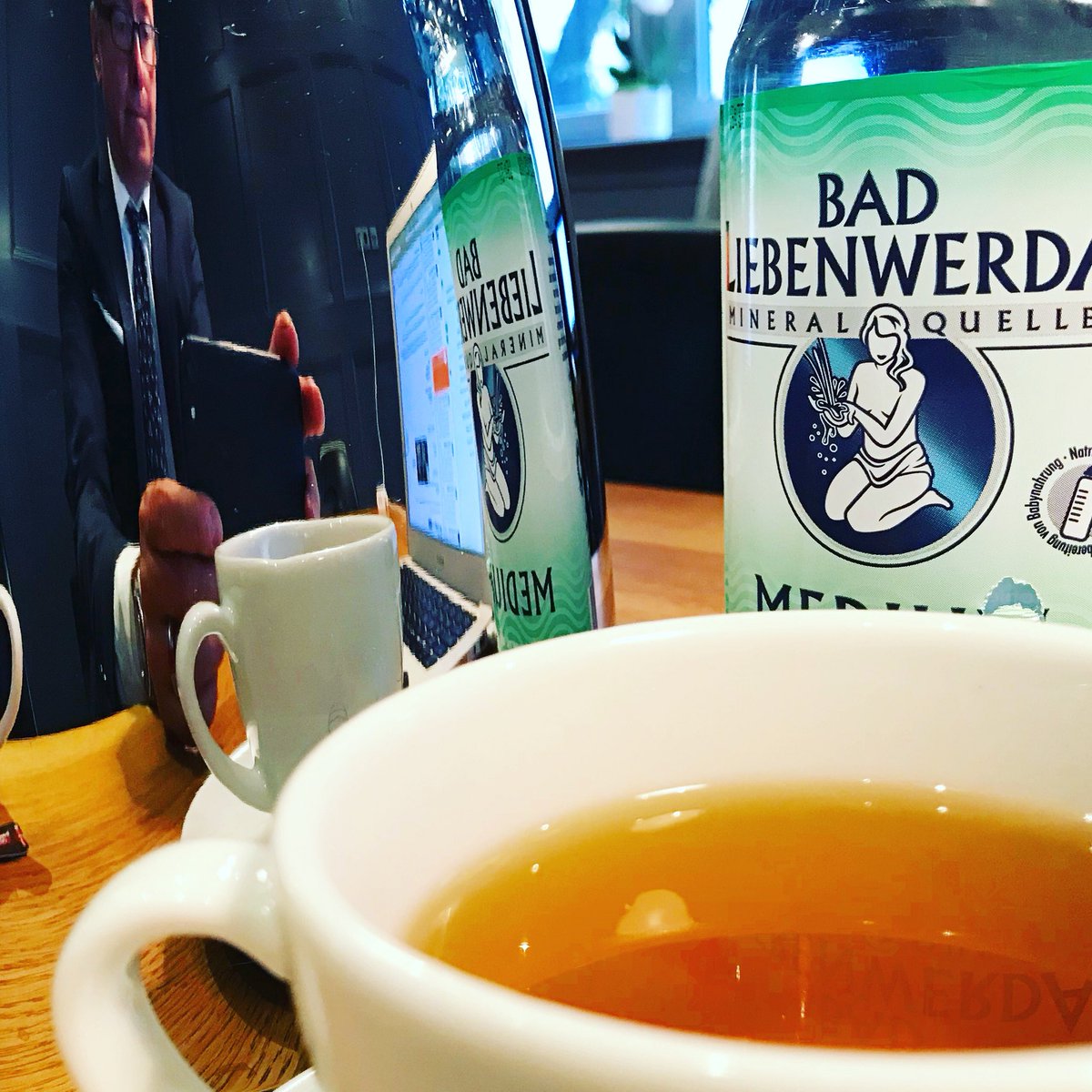 econcierge's tweet photo. Entdeckt. Meeting. #mingbusinesscenter #meeting #berlinmitte #mittekind https://t.co/2kRYcurTrm https://t.co/gHOeWW9xD0