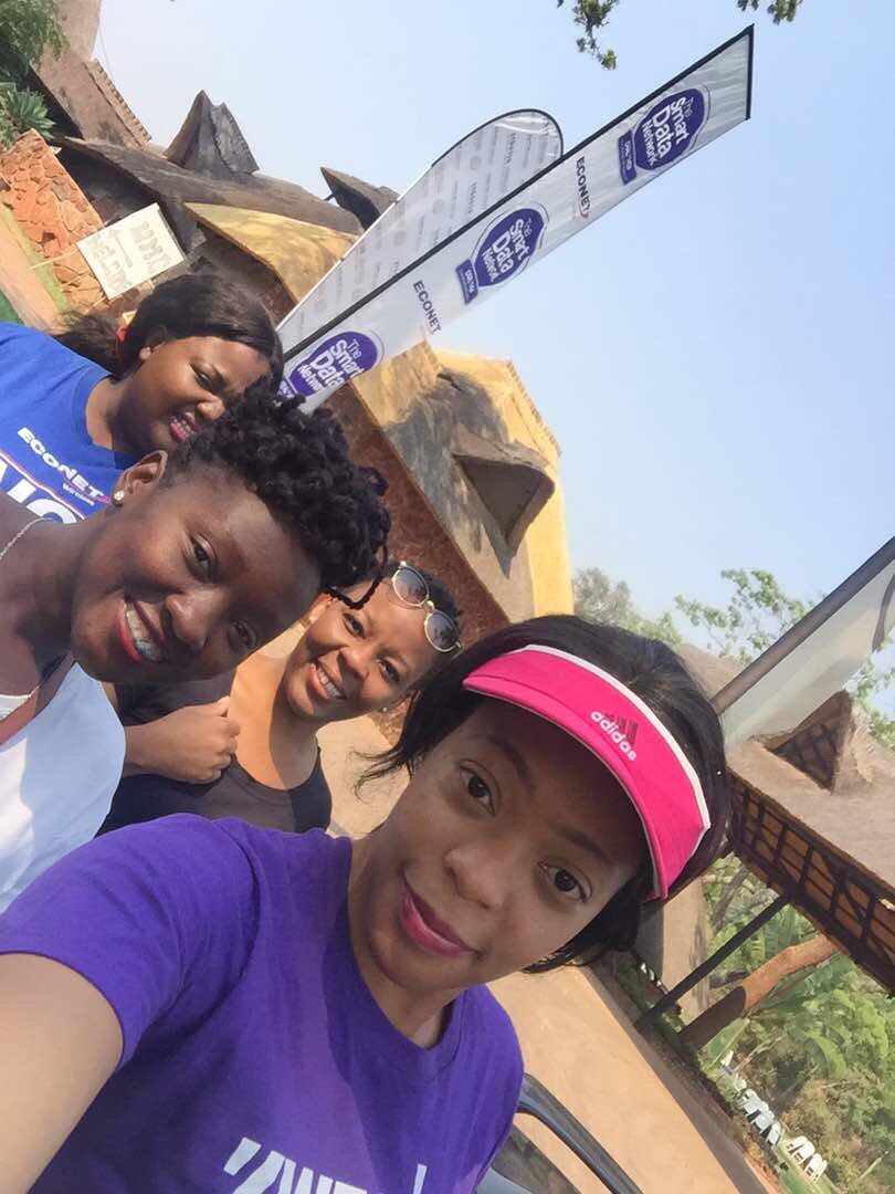 FungisayiNhengu's tweet photo. With @TiSirewu @ellenvongayi @buebarbara #ContactCentreWeek #TeamEconet https://t.co/lcD13Obcb0