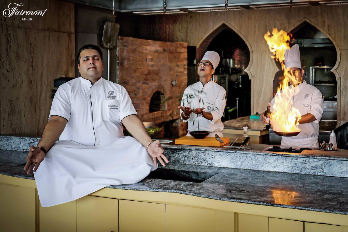 FairmontJaipur's tweet photo. Meet our new #ExecutiveChef who invites all guests to experience mouth-watering tastes and flavors at #fairmontJaipur. 

@Accorhotels https://t.co/z0UEUjdvAT