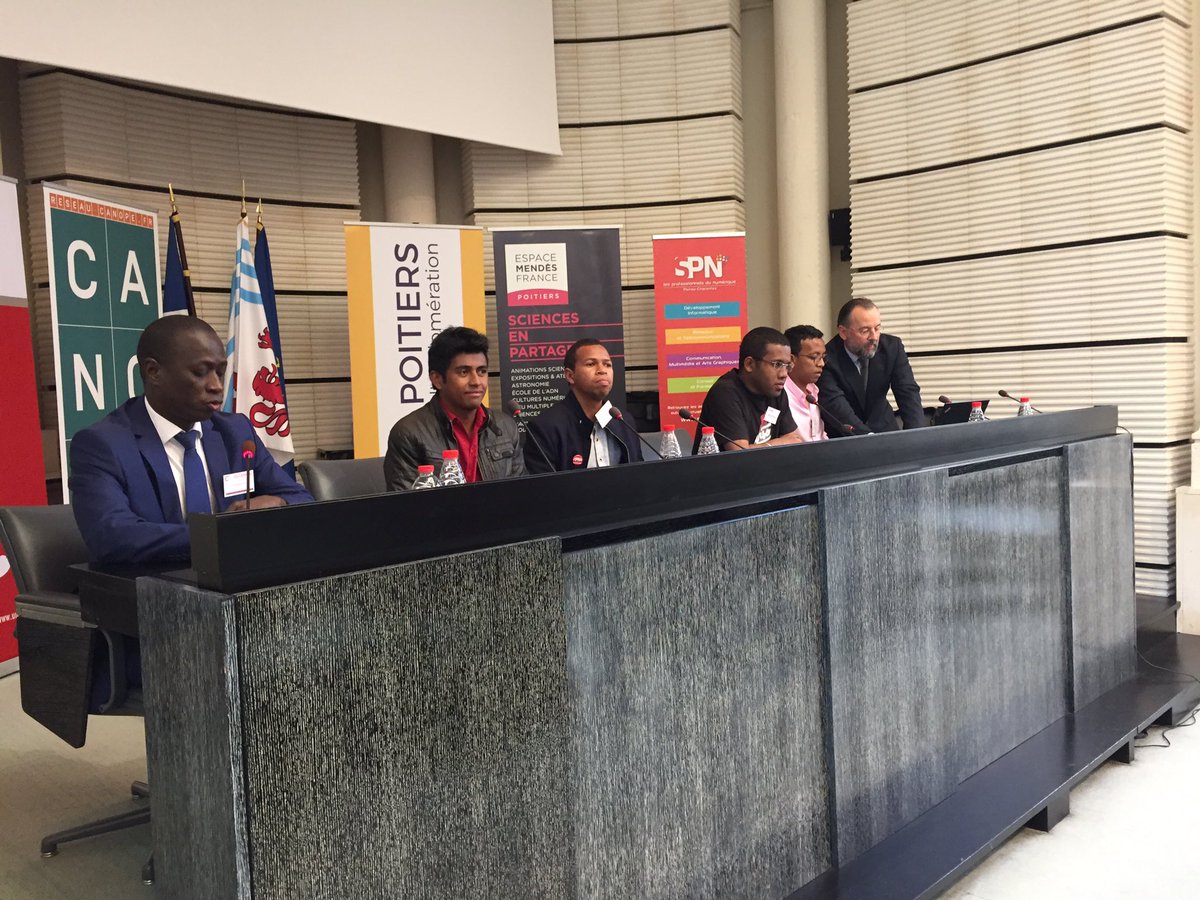 CecileAuneau's tweet photo. #AUFfrancophonie #creathon2017 #creathonC2E on encourage l'équipe VELOX du CNF d'#Antananarivo 👏👏 https://t.co/Ma6QuWWhRb