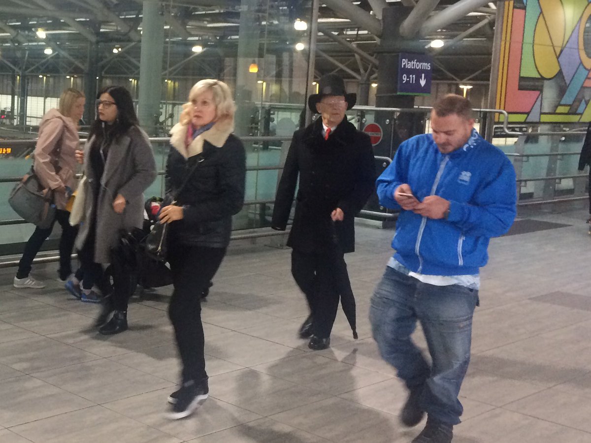 CharlesHeslett's tweet image. A different class of passenger on the train the other day...#Hatsoff #QualityThreads