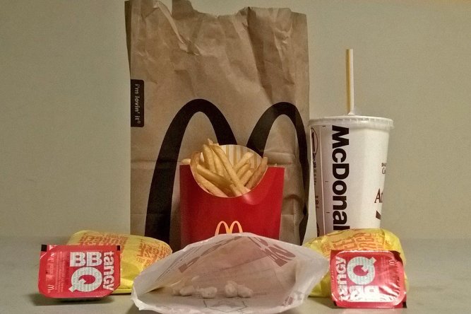 DailyMirror's tweet photo. McDonald's manager arrested for 'selling cocaine with burgers and fries' https://t.co/0fzj2yyofk https://t.co/MvG45VmUzl