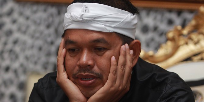 SelowId's tweet photo. Buat Tiga Simulasi, Tunjukkan Ketidakyakinan Golkar Usung Dedi https://t.co/aVe7tRjmJA #PilkadaJabar2018 https://t.co/u4FpIv9tZE