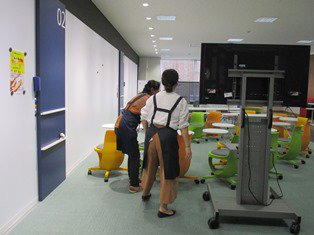 広島市立大学附属図書館 本日の図書館 ビブリオバトルの会場設営中です ビブリオバトル 広島市立大学 は 10月9日 月 12時分より図書館3階ラーニング コモンズ いちコモ で開催します お昼休みにぜひお立ち寄りください T Co 広島市立大学附属図書館 本日の図書館 ビブリオバトルの会場設営中です ビブリオバトル 広島市立大学 は 10月9日 月 12時分より図書館3階ラーニング コモンズ いちコモ で開催します お昼休みにぜひお立ち寄りください T Co