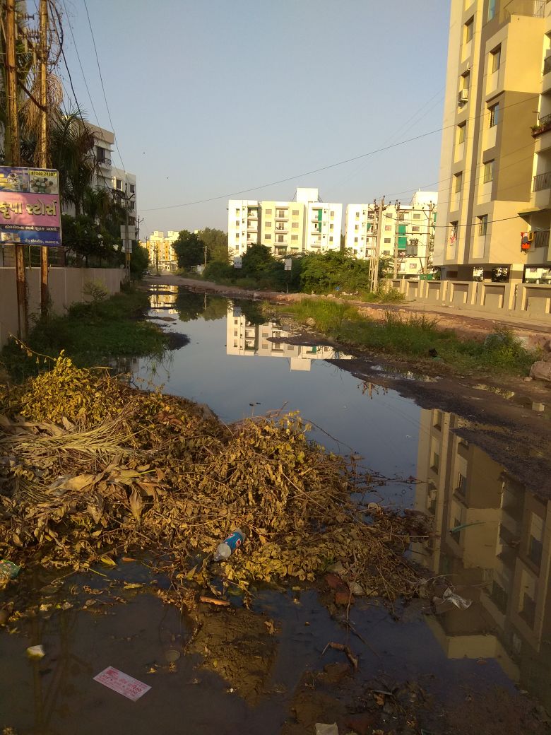 vishal24889's tweet photo. @SwachhBharatGov Who will drive cleaning campaign at our locality Atladra-Bill Road Vadodara
#ProvideBasicBeforeSmart
@ddo_vadodara @CMOGuj @narendra1ravat https://t.co/0FH2NGbGTr