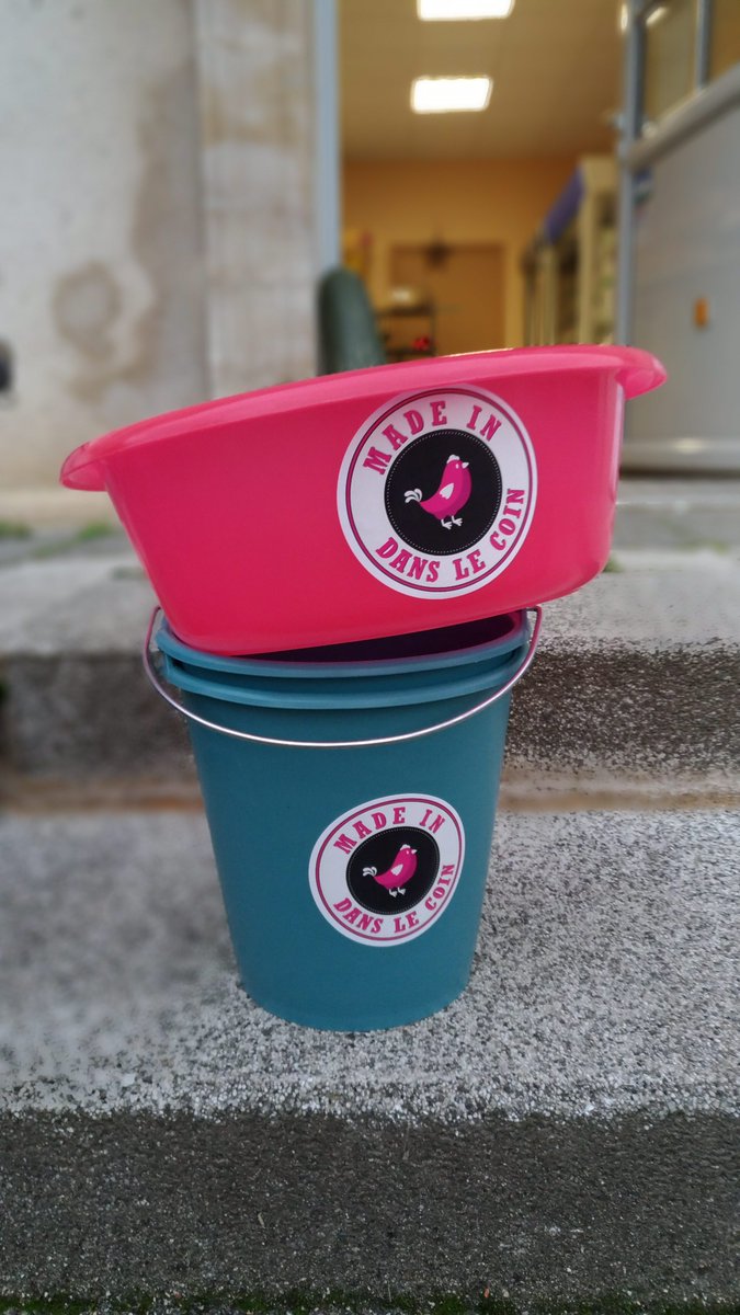 Madeindansleco1's tweet photo. Made in dans le coin, la marque, ca avance bien ! Plastique 100% Made in Haute-Saone, 1,70€ le petit seau qui va durer 20 ans, #MIDLC https://t.co/sR5W8xsb8S