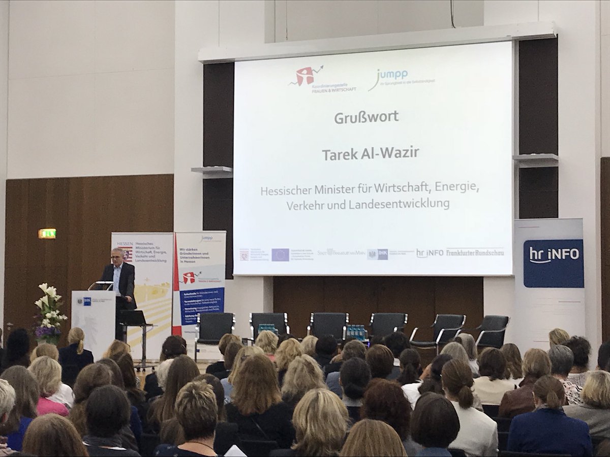 SilvioZeizinger's tweet photo. @talwazir begrüßt > 600 Teilnehmerinnen (inkl. 46 #Männer) 👍😉 #hut17 #HessUnternehmerinnentag @hmwevl @gruenehessen @Handel_Hessen @jumpp_FB https://t.co/NCiKSB51UE