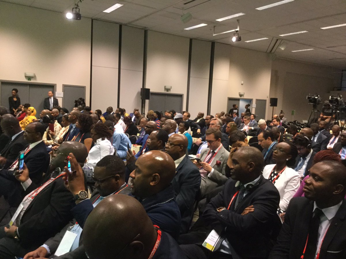 "L’Afrique est jeune et doit réussir sa transition démo. et être consciente des enjeux et des défis associés" <a href="/MamadyYoula/">Mamady Youla</a> #RAF2017