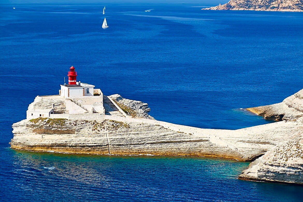OurBumble's tweet photo. Happy Friday Folks! Never been sailing but very tempted.
#sailing # corsica #lighthouse #travel #FridayFeeling #bluesea #bigbath https://t.co/qtjCG7KPHI