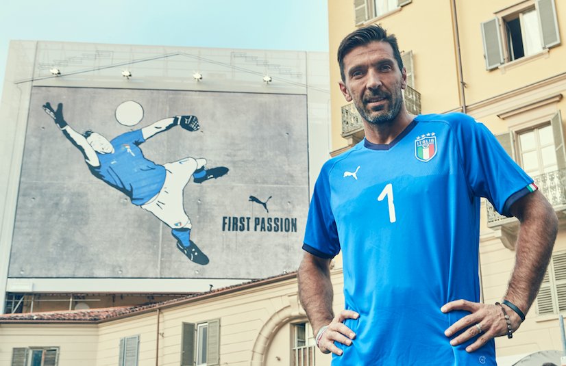 manueshao's tweet photo. Gigi (l'amoroso) et son nouveau maillot #FirstPassion #Italia https://t.co/9dYwRsTeTi