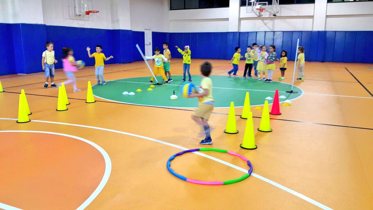 NazanBac's tweet photo. #osbep top toplama etkinliğimizde spor ile birlikte teşekkür etme davranışını pekiştirdik 👍🏻#sosyalbecerieğitimi #kindergarten @TugbaAbanoz https://t.co/0DA9JalfET