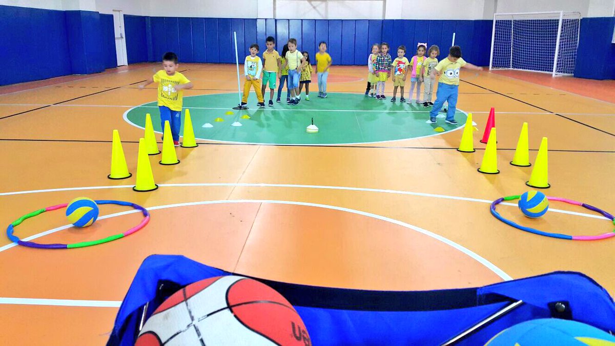 NazanBac's tweet photo. #osbep top toplama etkinliğimizde spor ile birlikte teşekkür etme davranışını pekiştirdik 👍🏻#sosyalbecerieğitimi #kindergarten @TugbaAbanoz https://t.co/0DA9JalfET