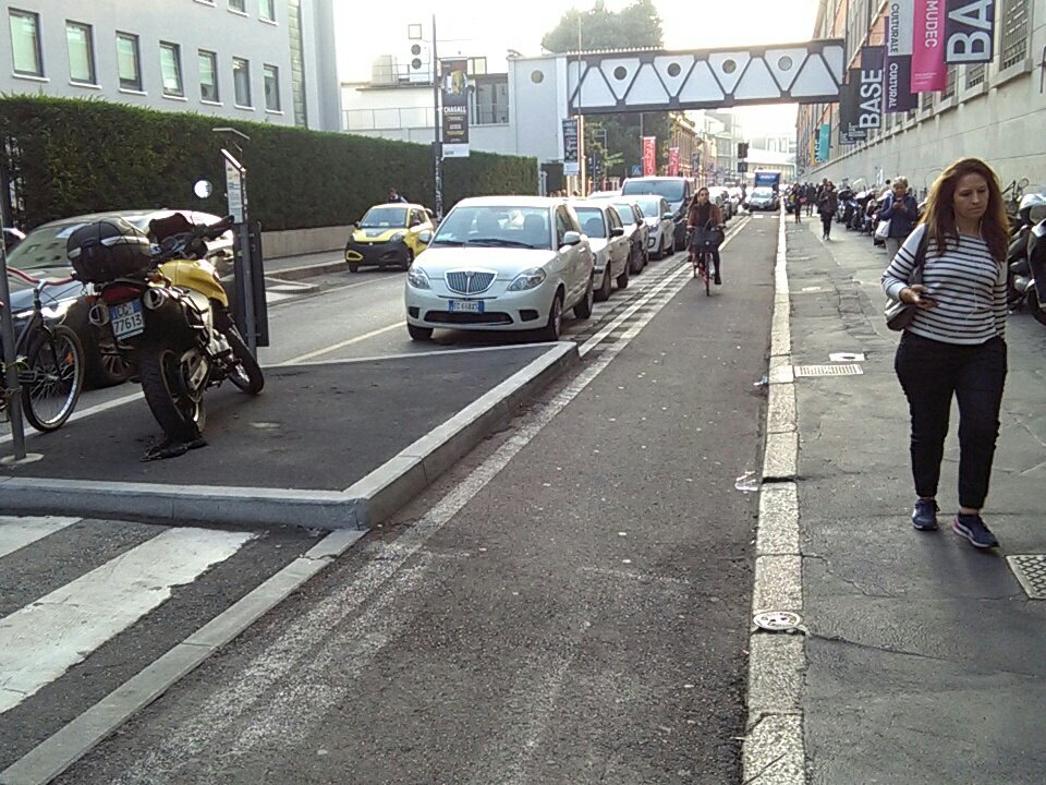 fededelprete's tweet photo. Per realizzare benefici ciclabilità non basta fare #ciclabili bisogna disincentivare nel concreto #automobile https://t.co/fFySsyiXoD https://t.co/Hz0Y2UjhYR