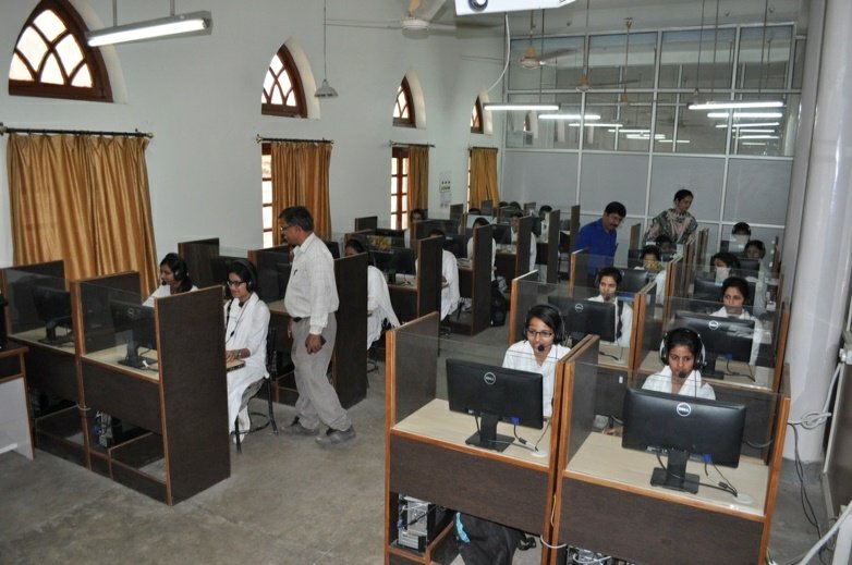 SigmaSixQV's tweet photo. Dr. Bani on (i-c-n-c)TALL pursuing #Universal #knowledge in #Dayalbagh with its blend of humanities and technology @ https://t.co/AnUOv0O1YV https://t.co/U2yGADiMAb