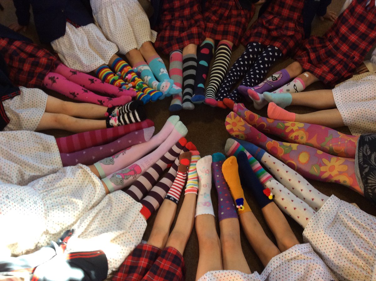 THSch_PrePrep's tweet photo. Lots of Crazy Socks in 2D today! #thprep #thy2 https://t.co/I2bQ3IF2Z9