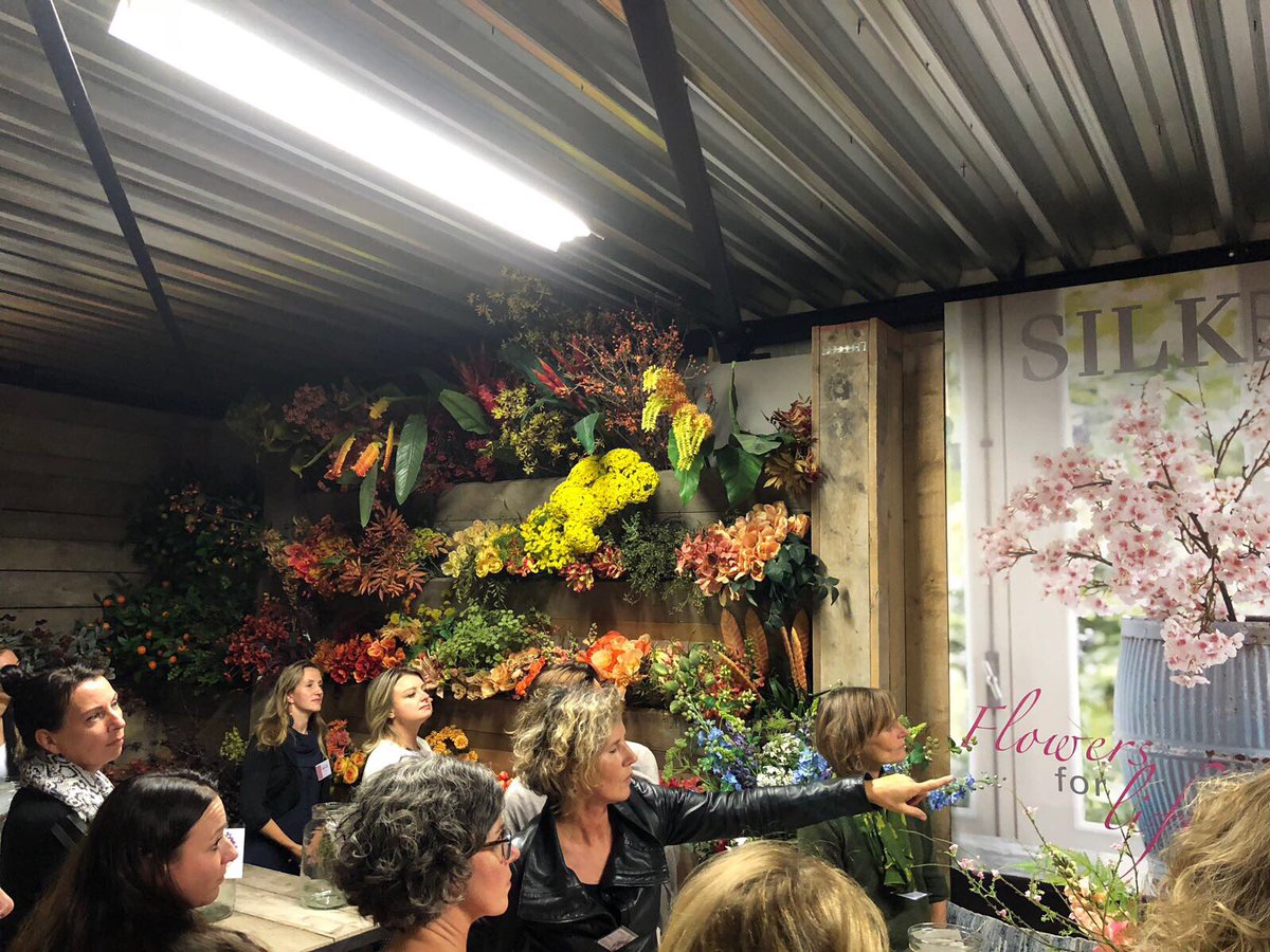 Te gast bij Dutch Silk van Adrie van Hattum; een fiere dame die van 'nep' 'kunst' heeft gemaakt. Wat een prachtige (zijden) wereld!