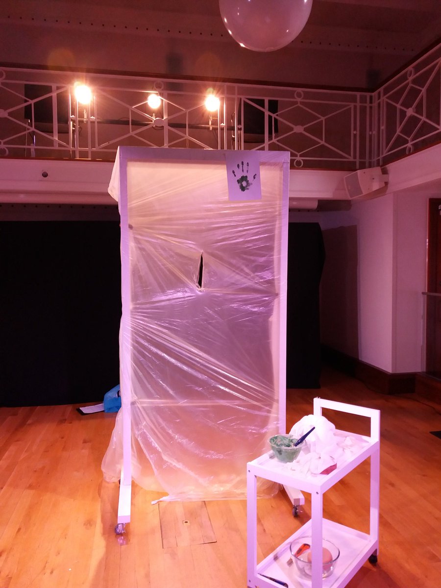 Thought-provoking play by <a href="/LimbikTheatre/">Limbik Theatre</a> for <a href="/mrc_trans/">MRC Transplantation</a> #organtransplant event. #MRCFiT10