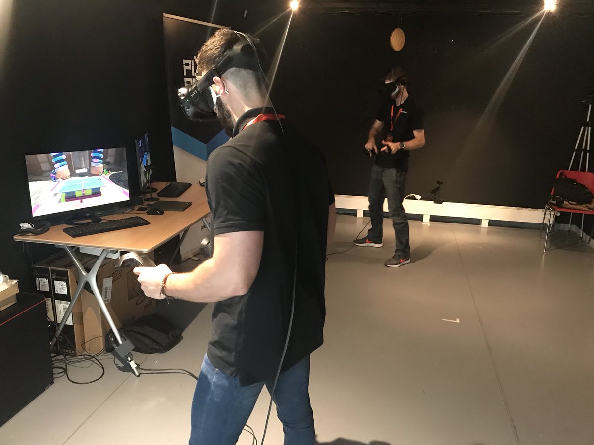 FOvilo's tweet photo. En marcha!!! @3DWIRE #VRPingPong @Pixel_Ratio #Virtualreality #VR #gamers #multiplayer Vamos, vamos, vamos!!! https://t.co/ECN4bz6UXE