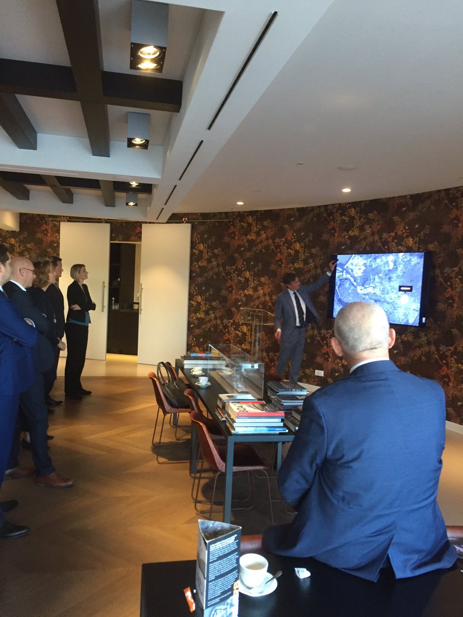 hiaonderneemt's tweet photo. Bedrijfsbezoek @Bolidt met gedeputeerde @abomlemstra #Area78 #Innovatie #Samenwerking https://t.co/MAnyy1aIwk