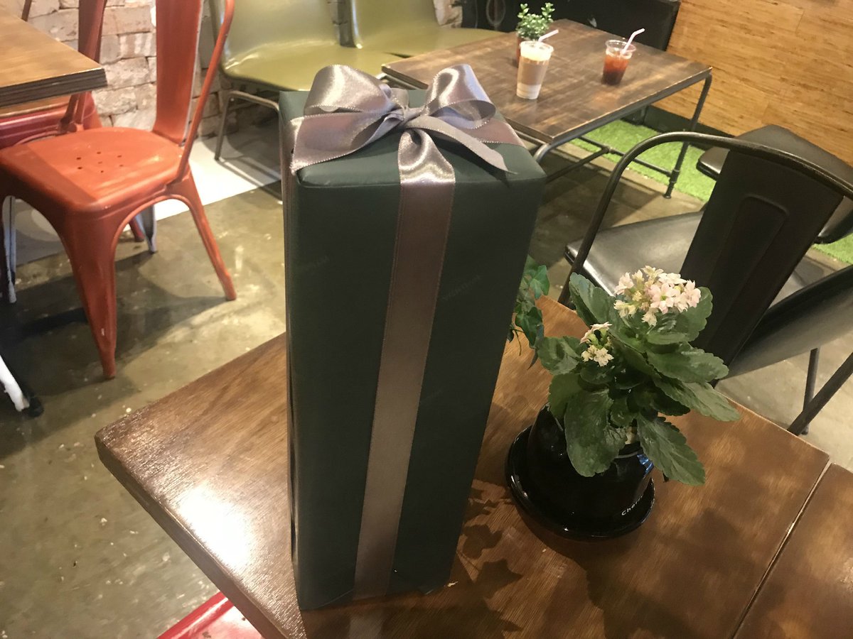 #박유천 【추석support】한우, 전복, 와인 및 한국 전통적인 명절 제과🌻
유천 Happy mid-autumnday！💙💙💙